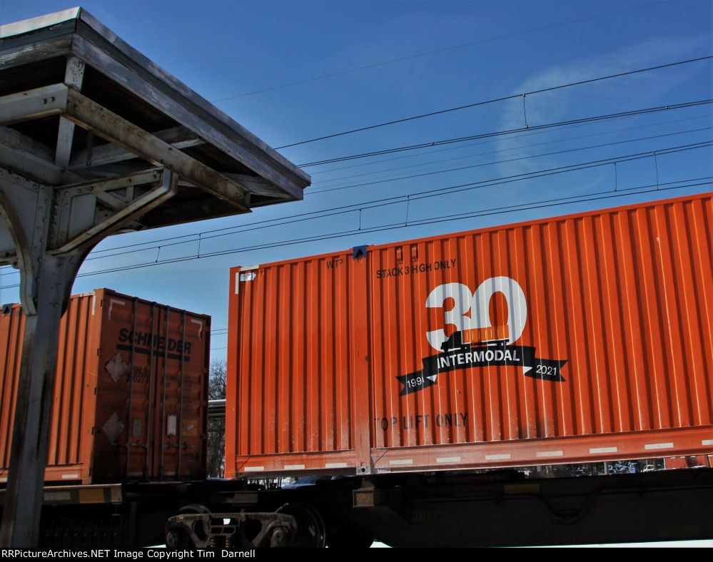 30 year logo on a Schneidew Intermodal container